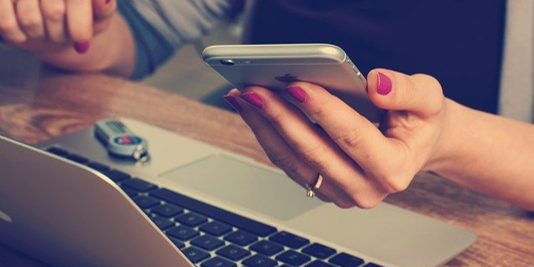 La cyberdépendance en milieu de travail La cyberdépendance en milieu de travail